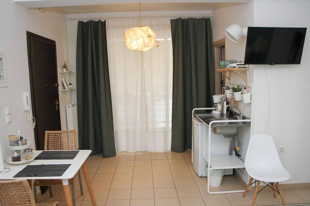 Comfy City Hideaway Kalamáta Buitenkant foto