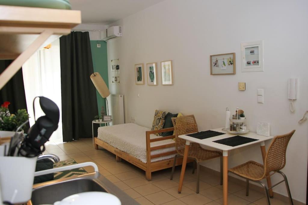 Comfy City Hideaway Kalamáta Buitenkant foto