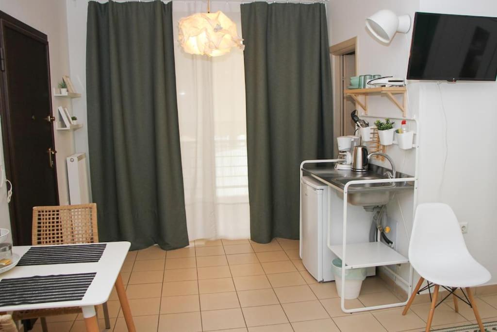 Comfy City Hideaway Kalamáta Buitenkant foto